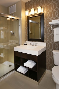 Suite, 1 King Bed, Smoking