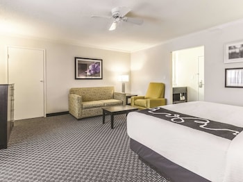 Deluxe Suite, 1 King Bed, Non Smoking