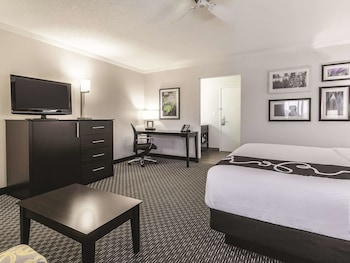 Deluxe Suite, 1 King Bed, Non Smoking