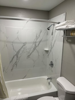 Deluxe Room, 2 Queen Beds, Non Smoking