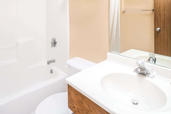 Suite, 1 Queen Bed