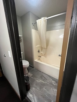 Standard Room, 1 Queen Bed