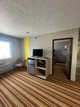 Suite, 1 Queen Bed