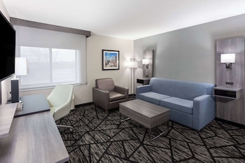 Suite, 1 Bedroom, Non Smoking (1 King Bed)