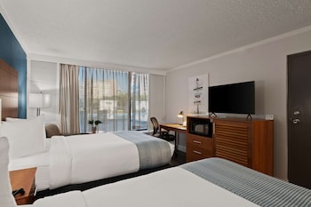 Standard Room, 2 Double Beds, Patio, Poolside