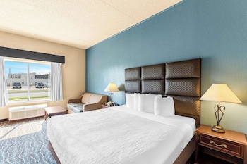 Suite, 1 King Bed, Non Smoking, Refrigerator & Microwave