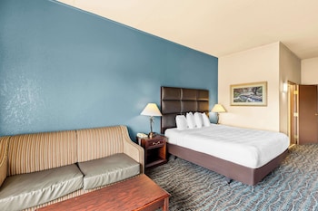 Suite, 1 King Bed, Non Smoking, Refrigerator & Microwave