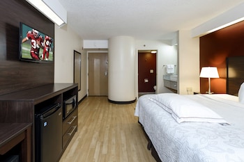 Premium Room, 1 King Bed, Poolside (Upgraded Bedding & Snack, Smoke Free)