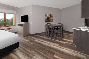 Junior Suite, 1 King Bed, Non Smoking
