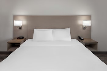 Suite, 1 Bedroom, Non Smoking (Mobility, Tub w/Grab Bars, Efficiency)
