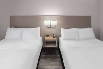 Room, 2 Queen Beds, Non Smoking