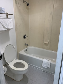 Standard Room, 1 Queen Bed, Accessible (First Floor)