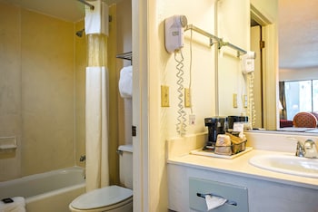 Standard Room, 1 Queen Bed, Accessible (First Floor)