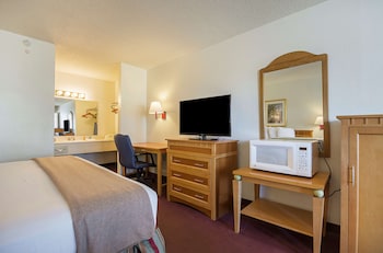 Standard Room, 1 Queen Bed, Accessible (First Floor)