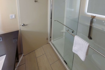 Room, 2 Queen Beds, Accessible, Non Smoking