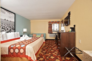 Room, 1 King Bed, Non Smoking (Pet-friendly, 2nd Floor)