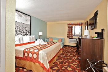 Room, 1 King Bed, Non Smoking (Pet-friendly, 2nd Floor)