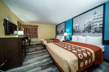 Room, 2 Queen Beds, Non Smoking (Pet-friendly, 2nd Floor)