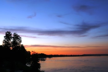 Studio Suite, 1 King Bed, River View
