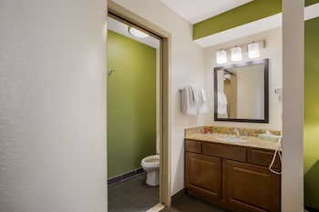 Suite, 1 Queen Bed, Non Smoking, Refrigerator & Microwave (Living Room;with Sofabed)