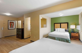 Room, 2 Queen Beds, Non Smoking, Kitchen