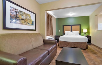 Deluxe Studio, 1 Queen Bed with Sofa bed, Non Smoking