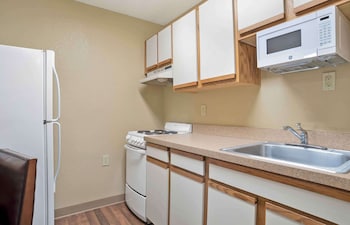 Deluxe Studio, 1 Queen Bed with Sofa bed, Non Smoking