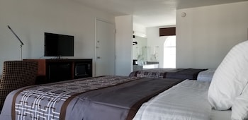 Standard Double Room, 2 Queen Beds