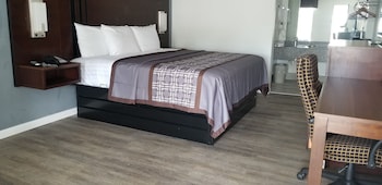 Standard Room, 1 King Bed