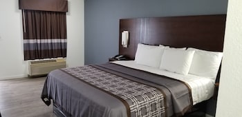 Standard Room, 1 King Bed