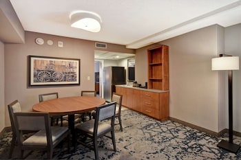 Suite, 1 King Bed, Corner (Hospitality), Non Smoking