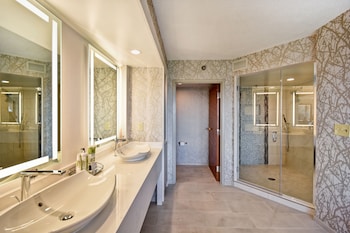 Presidential Suite, 1 King Bed, Non Smoking