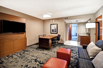 Suite, 1 King Bed, Corner (Hospitality), Non Smoking