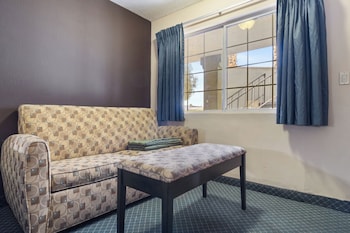 Economy Triple Room