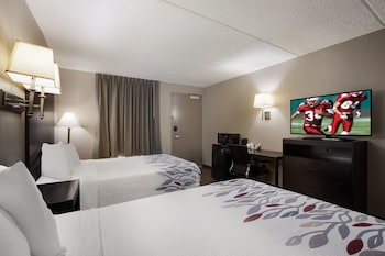 Deluxe Room, 2 Double Beds, Non Smoking (Roll-In Shower)