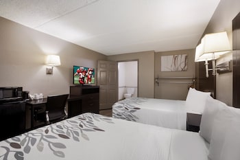 Deluxe Room, 2 Double Beds, Non Smoking (Roll-In Shower)