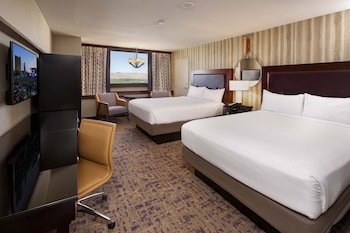 Casino Tower, 2 Queen Beds, Non Smoking