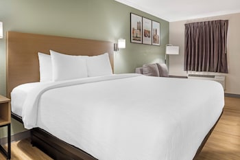 Suite, 1 King Bed with Sofa bed, Non Smoking