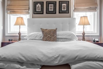 Deluxe Room, 1 Queen Bed, Non Smoking