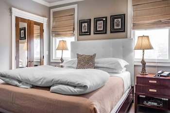 Deluxe Room, 1 Queen Bed, Non Smoking