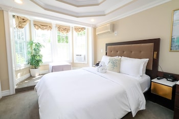Deluxe Room, 1 Queen Bed, Non Smoking