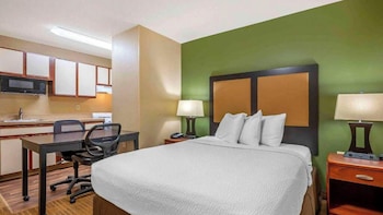 Room, 1 Queen Bed with Sofa bed, Non Smoking, Kitchen