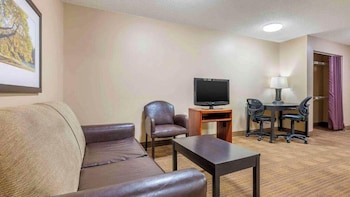 Suite, 2 Queen Beds, Non Smoking, Kitchen