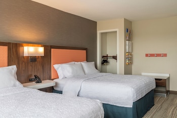 Room, 2 Queen Beds, Accessible, Bathtub (Hearing)