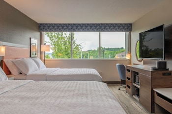 Room, 2 Queen Beds, Refrigerator