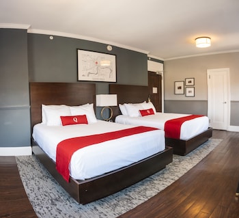 Room (Hotel Double Queen Bed)