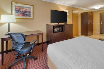 Standard Room, 1 Queen Bed, Accessible, Bathtub