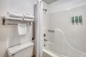 Standard Room, 1 King Bed, Non Smoking, Jetted Tub (Oversized Room)