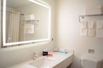 Suite, 1 King Bed, Non Smoking