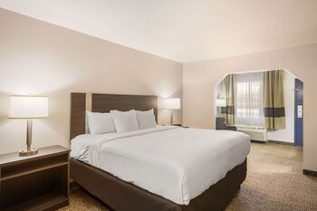 Suite, 1 King Bed, Non Smoking